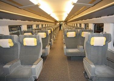       软座,我国火车的座位一种,常见于动车组和少