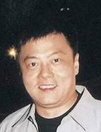 王靖雄,香港商人,台湾著名导演张艾嘉的丈夫.