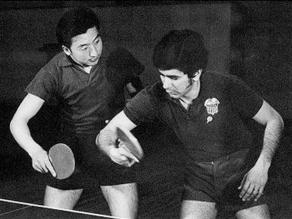乒乓外交实际上推动了20世纪70年代的中美两国的外交恢复.