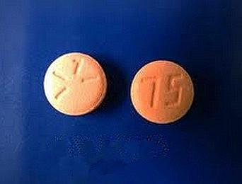 氯吡格雷(clopidogrel,商品名为波立维plavix),是抑制血小板聚集的