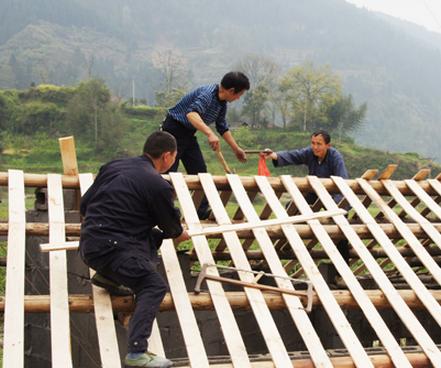 修葺(拼音:xiū qì),汉语词汇,意思是修理(建筑物),例如:买了