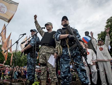 宣布独立 2014年5月12日,顿涅茨克人民共和国临时政府联合主席丹尼斯