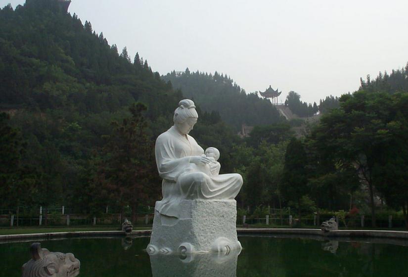 郑州黄河游览区的黄河母亲像
