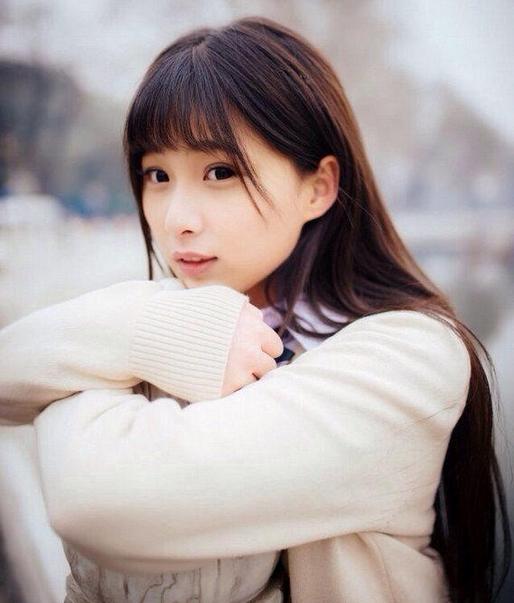 戚蓝尹(昵称:小戚),1993年4月6日出生于江苏扬