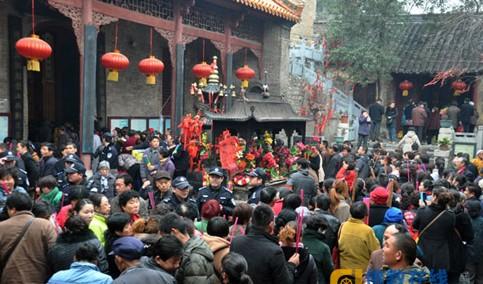 云龙山庙会还被国家旅游局编辑出版在《200