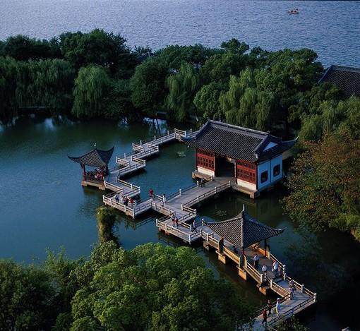 世外桃源与瀛洲岛有什么不同