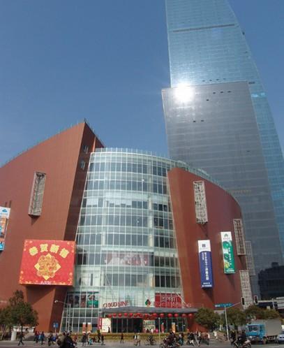 梦购物中心是由上海长峰房地产开发有限公司开
