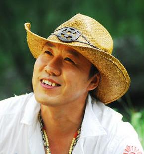 春雷(12月25日-),歌手,被称为"中国的世界级高音天王".