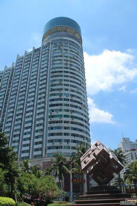 海口市华发大厦是位于海口市中心地带的集商业,办公为一体的综合大楼.