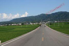 寅街镇地处弥渡县中南部,集坝区,山区,半山区为一体,东与祥云县毗邻