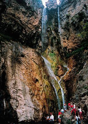 水帘洞(山西省晋中市和顺县青城镇景点) - 搜狗百科