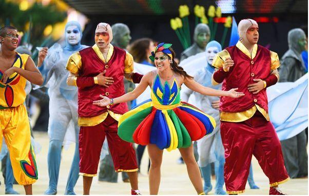 被称为巴西战舞的卡波耶拉成为舞蹈部分的重要组成元素,这种起源于
