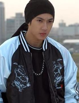 田弘光是飞轮海前成员吴尊在2005年电视剧《终极一班》中饰演的角色