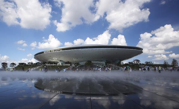 梅赛德斯-奔驰文化中心造型呈飞碟状