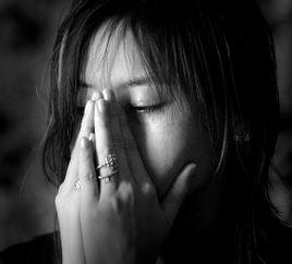  悲哀 ,是指 伤心 , 难过 