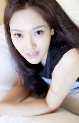 陶佳,女,内地新生代演员,毕业于中国传媒大学