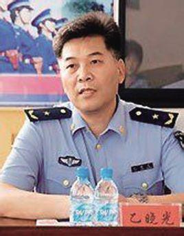 曾服役于沈阳,成都两大军区空军部队;历