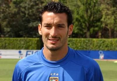 詹卢卡·赞布罗塔(gianluca zambrotta),1977年2月19日出生于