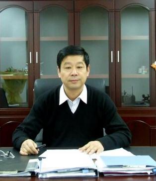 王建明,出生于1961年3月,是合肥八中校长,党委书记,具有丰富的中学