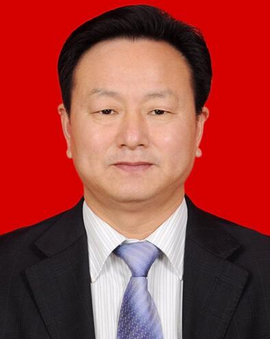 赵良栋,1982年7月参加工作,现任潜江市人大常委会副主任.