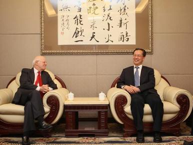 西班牙原驻华大使受聘为南开客座教授