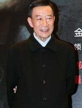 李雪健