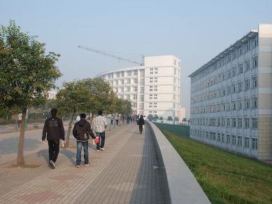 平顶山学院教学楼