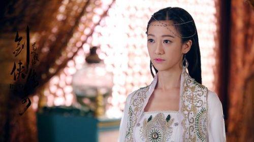 姨母:屠梦上官警我与屠媚之女,玉无心同父异母之姐,拥有赤魂石元神,生