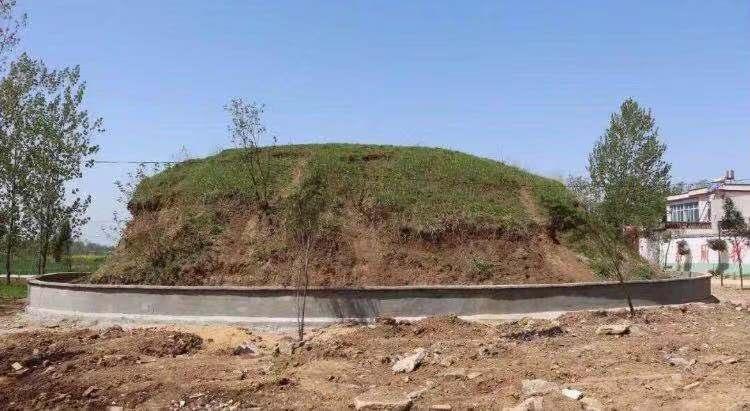 汉武帝赏赐霍去病府邸的所在地,城中现存有霍去病衣冠墓,大量汉代遗迹