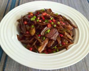 怎么把肉的水分炒干 300
