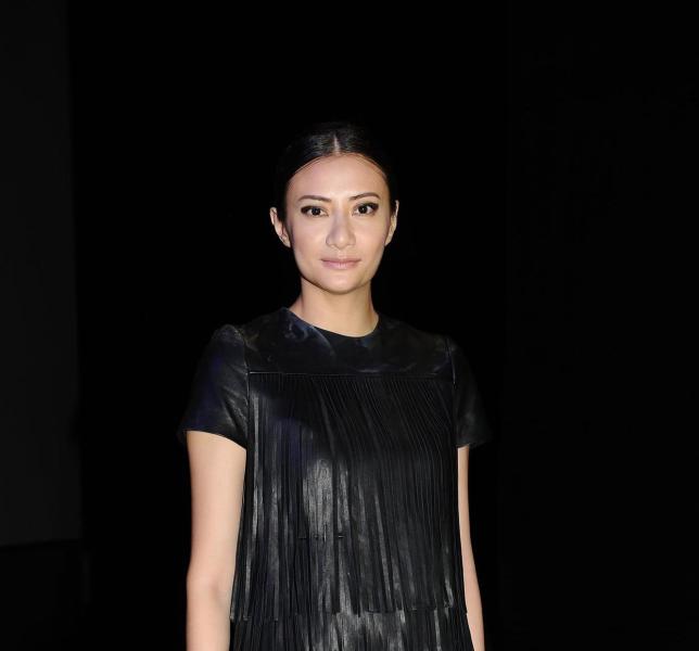 黄伊汶 主演钟舒漫 主演周柏豪 主演王宗尧 主演钱国伟 导演郑融 主演陈少