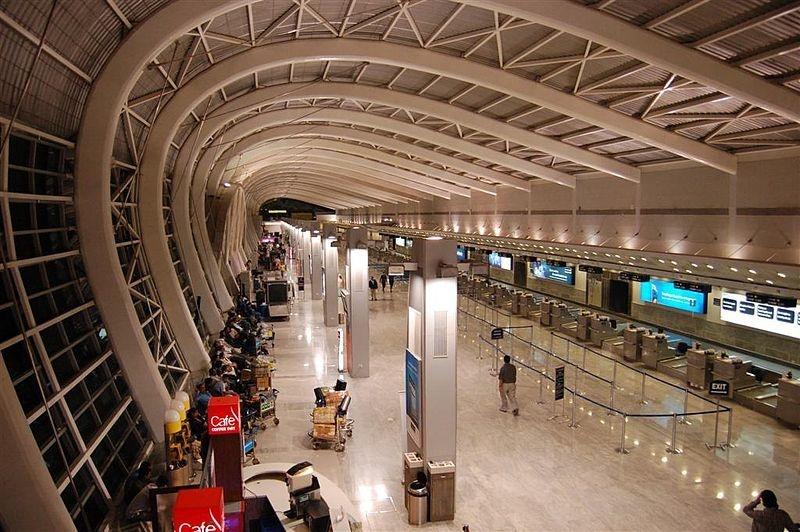 孟买迪拜机场