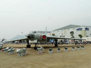 2014珠海航展轰-6M及挂载弹药