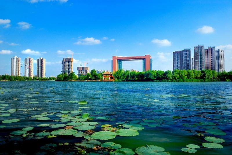 收藏 分享 编辑词条 临沂市文化公园(通常称为五洲湖景区)位于临沂