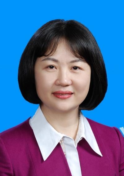 李首文,女,现任武汉东湖综合保税区建设管理办公室副主任.