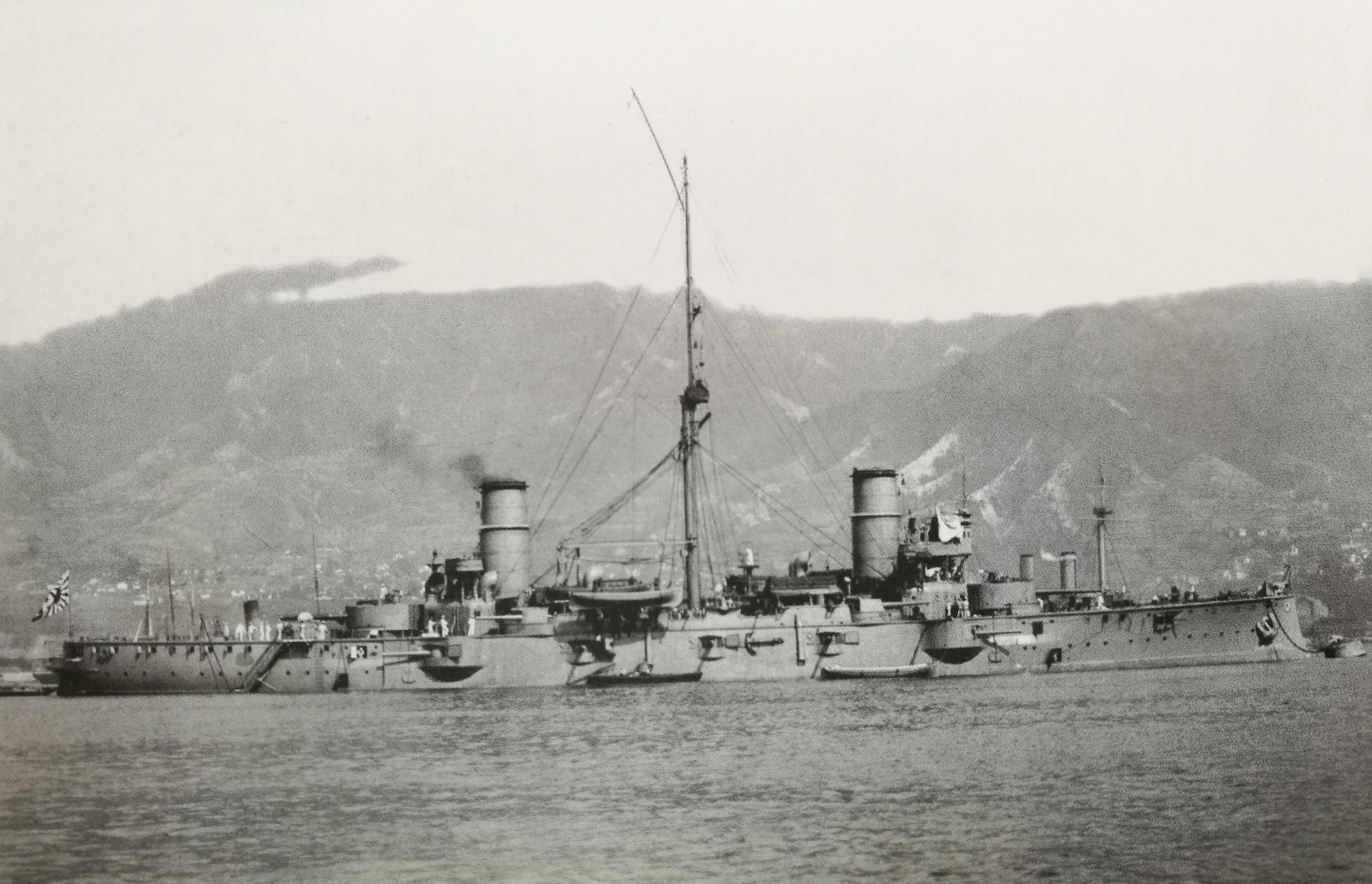 春日级装甲巡洋舰