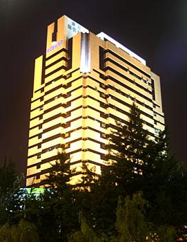 编辑词条 浙江国贸大厦宾馆是一家按三星级标准建造的宾馆,坐落于杭州