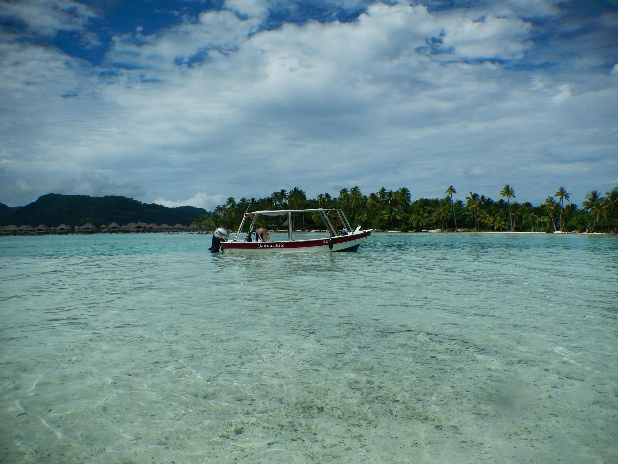 背风群岛(英语:leeward islands),小安的列斯群岛中的北部岛群,因为与