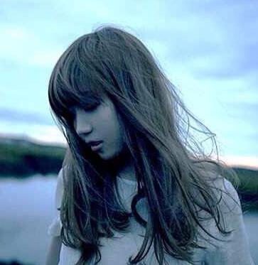 以冬歌手资料照片