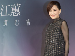 编辑江蕙(3)友情江蕙在台湾演艺圈中拥有好人缘,与许多艺人皆有好交情