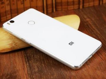 新款小米手机官宣图 0