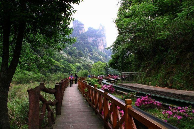 "十里画廊"乡村旅游区毗邻贵开高等级公路,距贵阳市46公里,开阳县城