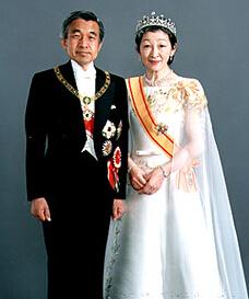 92年明仁天皇访华旧照(11)_日方发现,明仁天皇在访问上海时,欢迎宴会上有一道菜不适合出现,这道