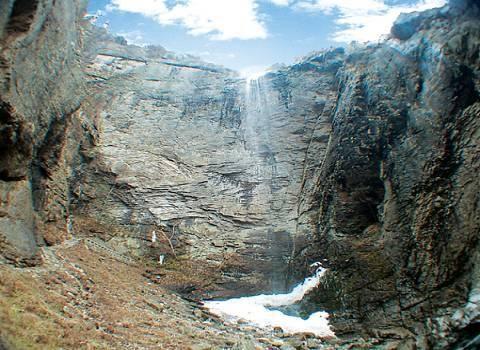 燕子河镇gdp_燕子简笔画