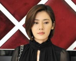 (5)林品如是电视剧《回家的诱惑》中的女主角,由韩国女演员秋瓷炫饰演