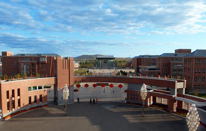 牡丹江一中校服图片分享下载