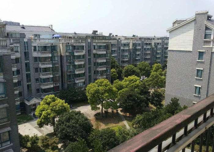 上海西郊河畔家园