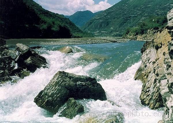 山是山河是河 0