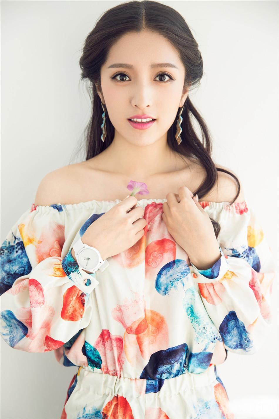 潘辰,1988年3月13日出生于上海,中国内地女歌手,毕业于北京中北国际