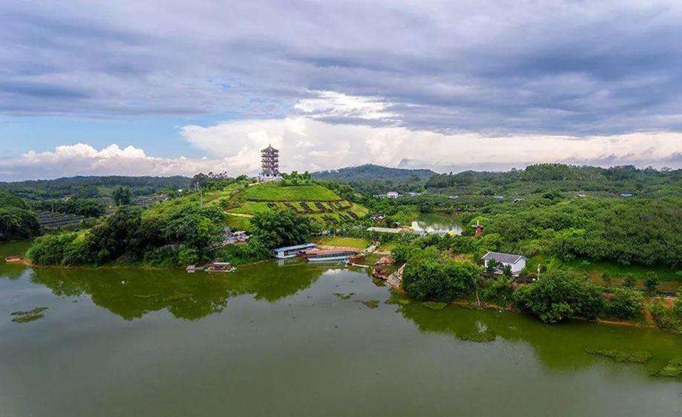 博白县属于亚热带季风气候,有温罗温泉旅游度假区,宴石山等风景名胜